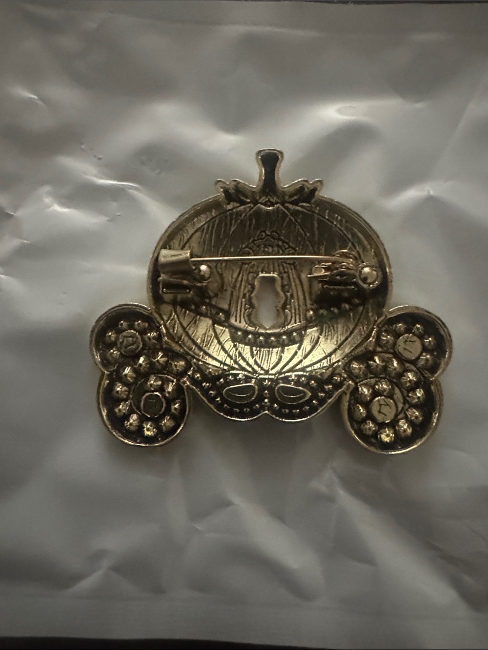 Green Enamel Carriage Pin Brooch - Picture 7 of 9